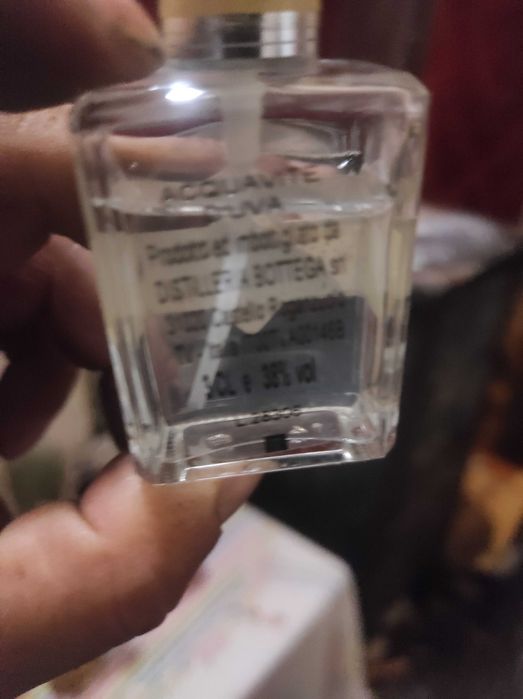 Vând parfumuri originale puțin incepute