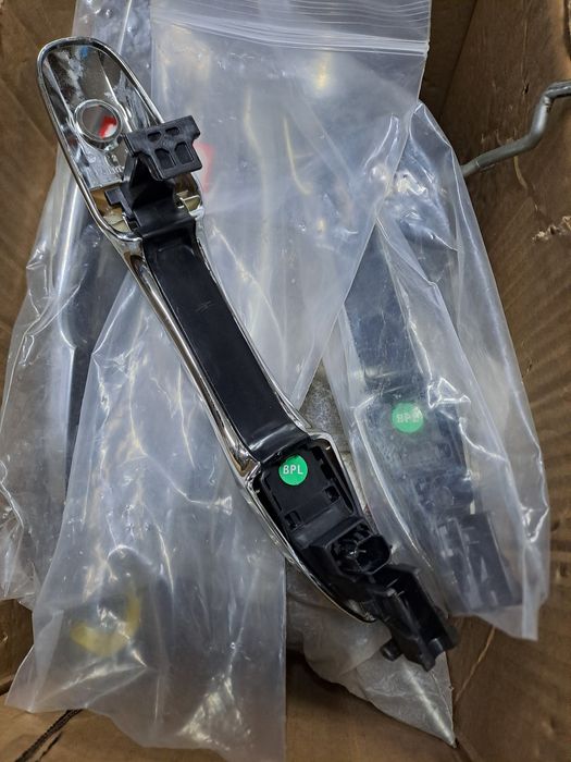 Ручка двери Камри 70