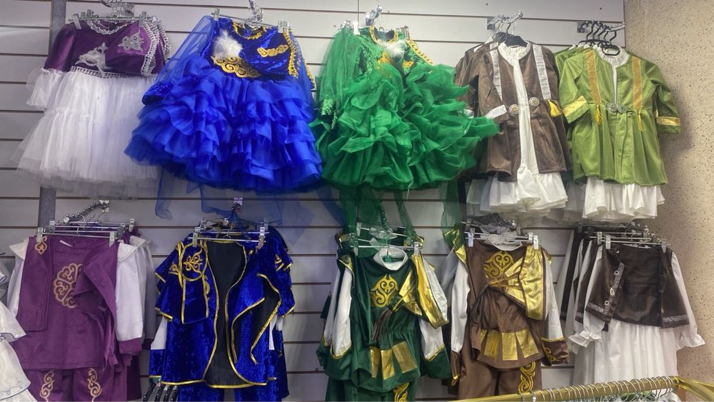 Национальные костюмы