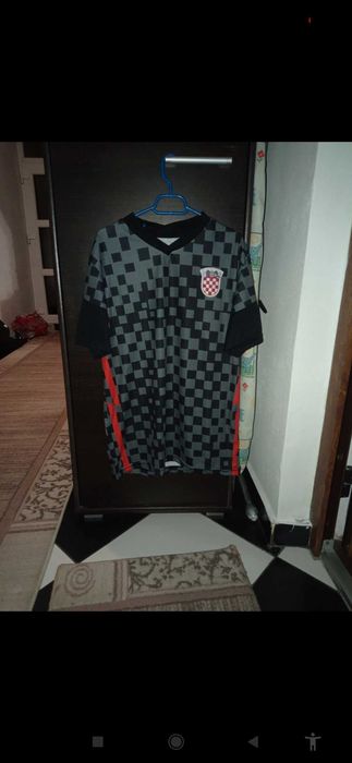 5 Tricouri de Fotbal