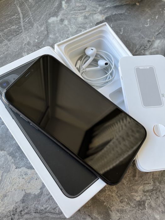 Продам телефон Айфон 11 , состояние отличное