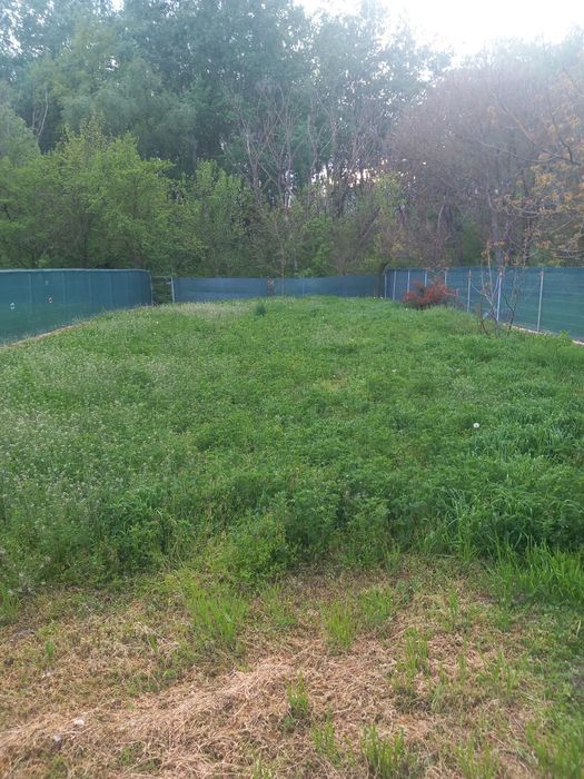 Teren intravilan,  deschidere 14m , 450mp  zona liniștită.