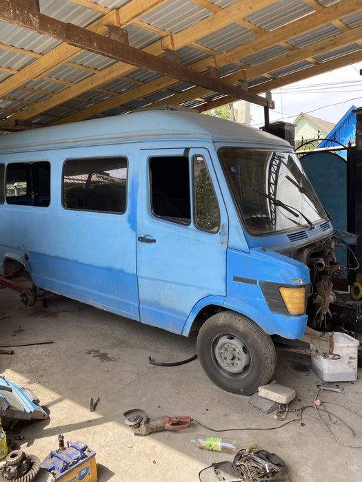 Продам на запчасти мерседес сапог