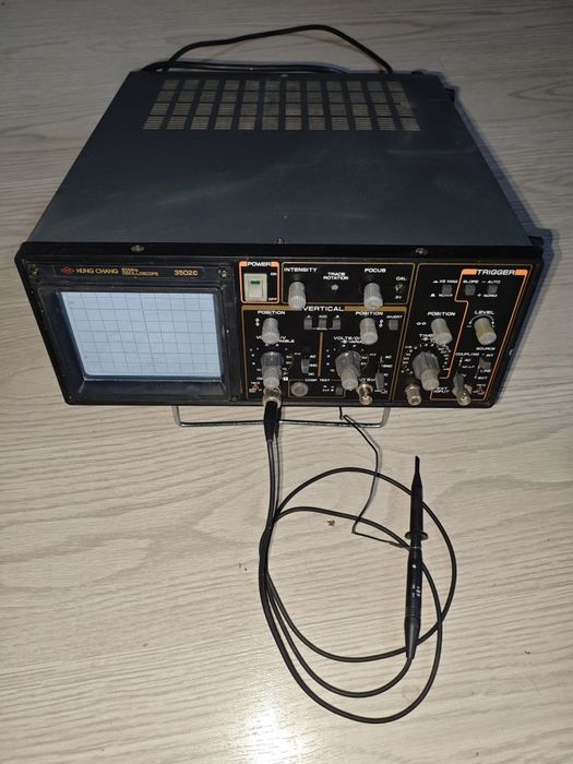 Осцилоскоп Hung Chang 3502C 20 MHz – Работещ, с проба