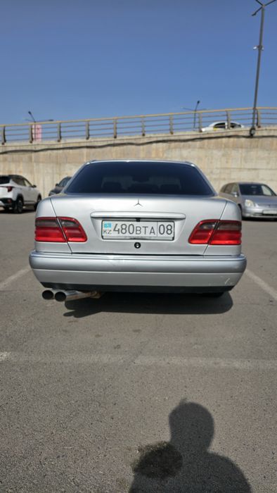 Продам машину w210