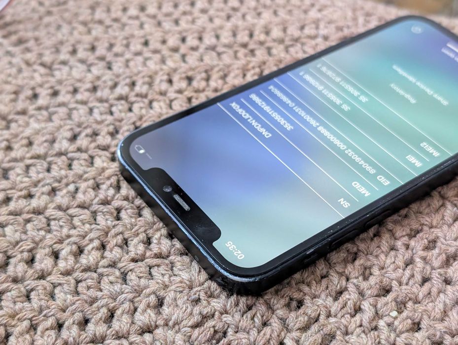 iPhone 12 DEFECT pt piese (display,bateria are doar 202 incarcari) etc