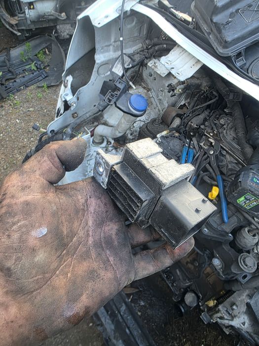 Реле подгревни свещи за Citroen jumpy Fiat scudo Peugeot Expert 2.0 HDI 128 коня
