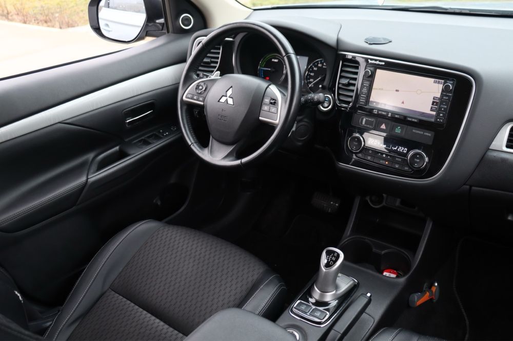 Mitsubishi Outlander PHEV +GPL