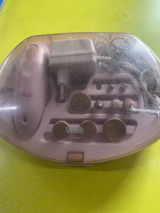 Маникюрная лампа