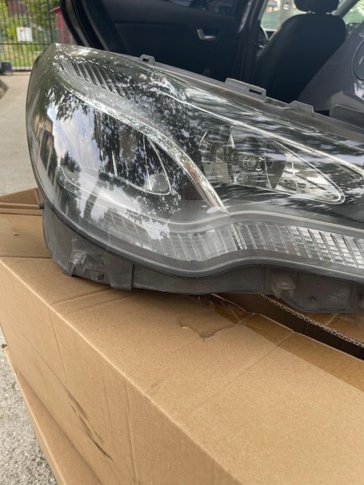 Vand far mercedes e-class stanga+ dreapta led mercedes w207 c207