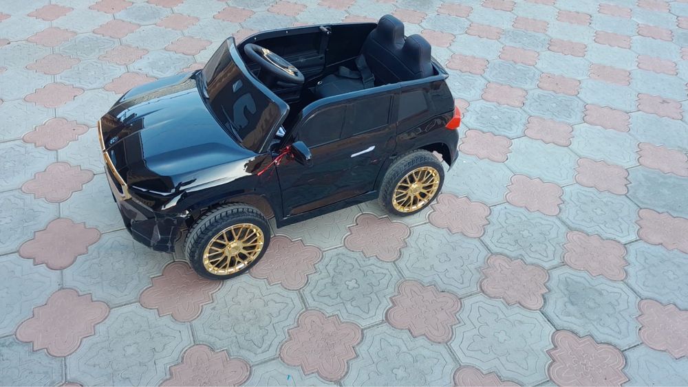 Продам электромашину детскую
