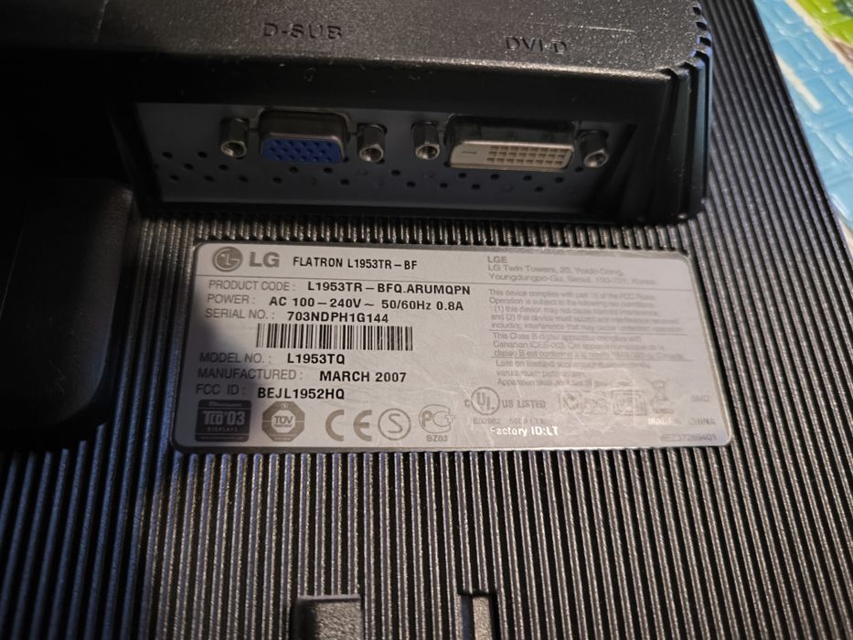 Монитор LG 19 60Hz