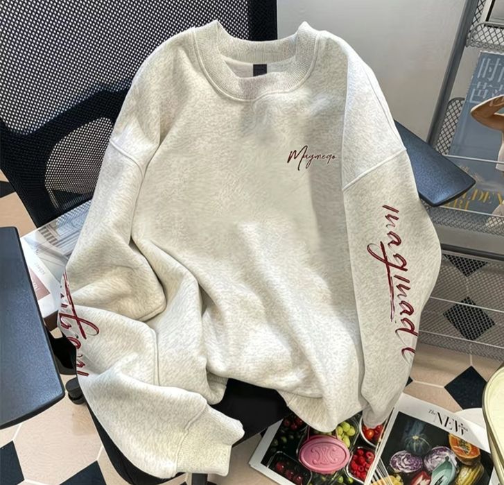 Продам костюм тройка и свитер