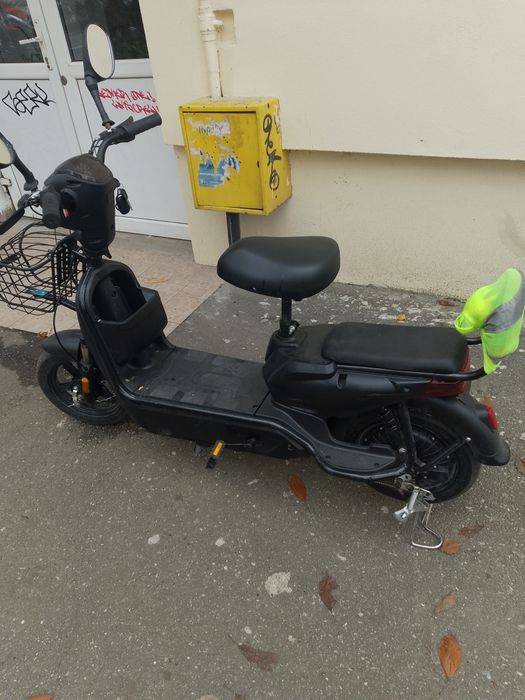 Vand scuter electric