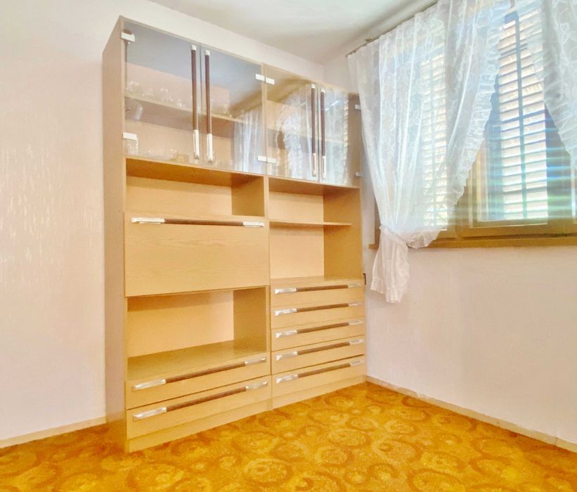 Цена - 40€. Два Компактни Модула за Дневна стая в цвят Млечен Дъб/Бук