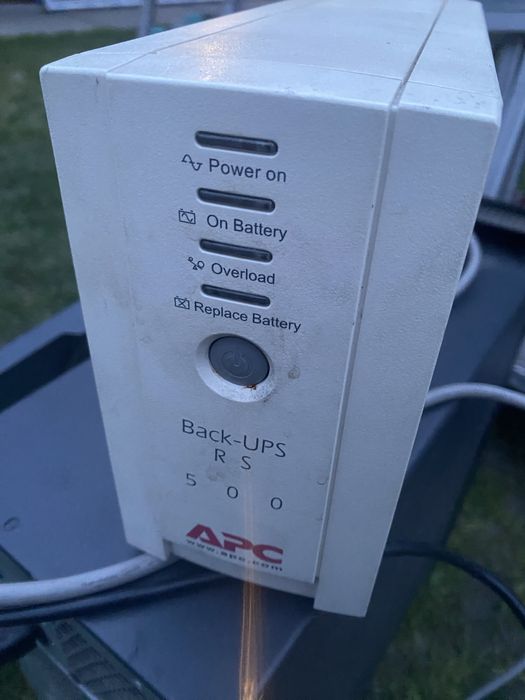 Sistem de alimentare nentrerupta UPS