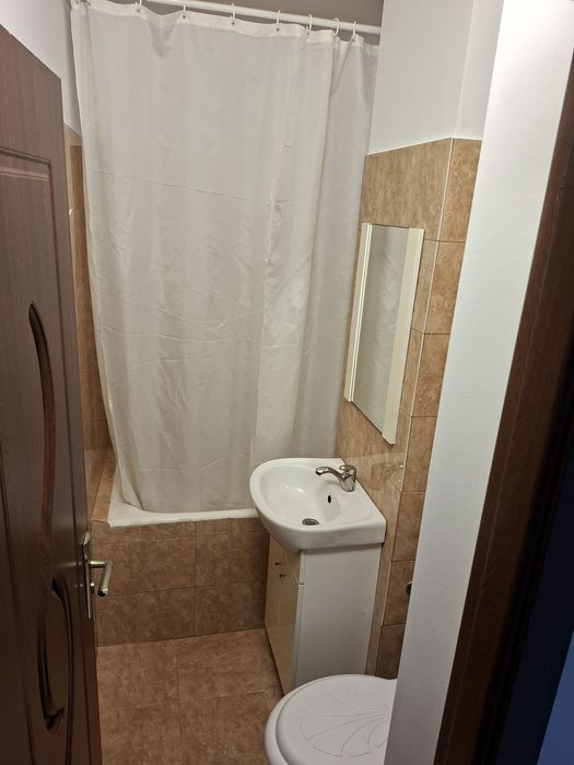 Vand apartement in zona Primăverii