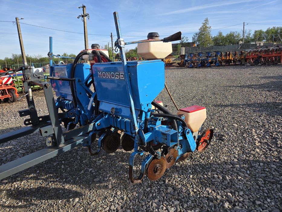 Semanatoare Porumb Monosem PNU 4  Sire