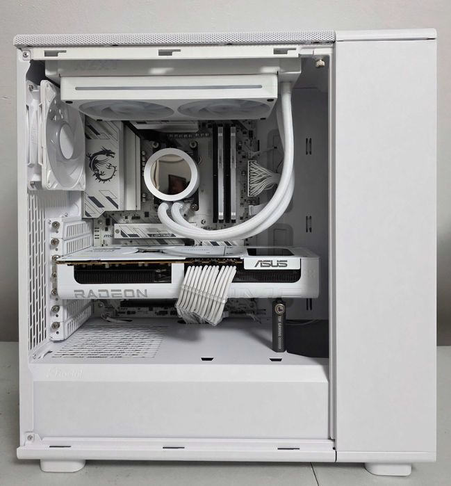 PC Gaming Ryzen 7 9800X3D RX 9070 XT 32GB RAM