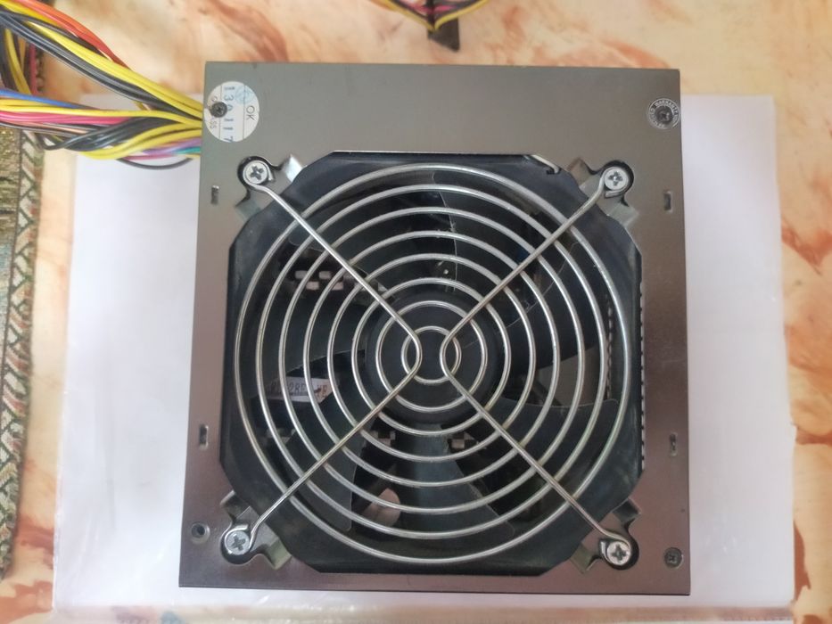 Блок питания Huntkey