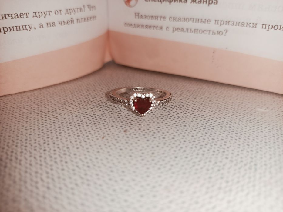 Кольцо «Возвышенное красное сердце»