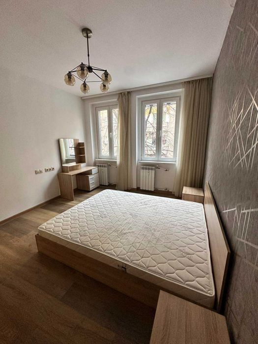 Дава се под наем Тристаен апартамент в София, Център - 78 кв.м за 996.03 € - Снимка #8