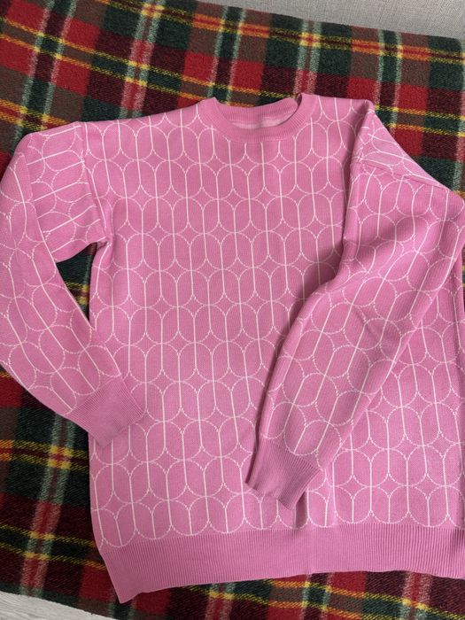 Женский свитер.