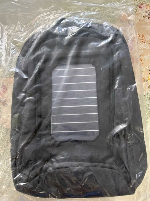 продаю рюкзак с зарядкой гаджетов