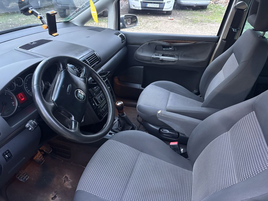 Сеат Алхамбра.       .