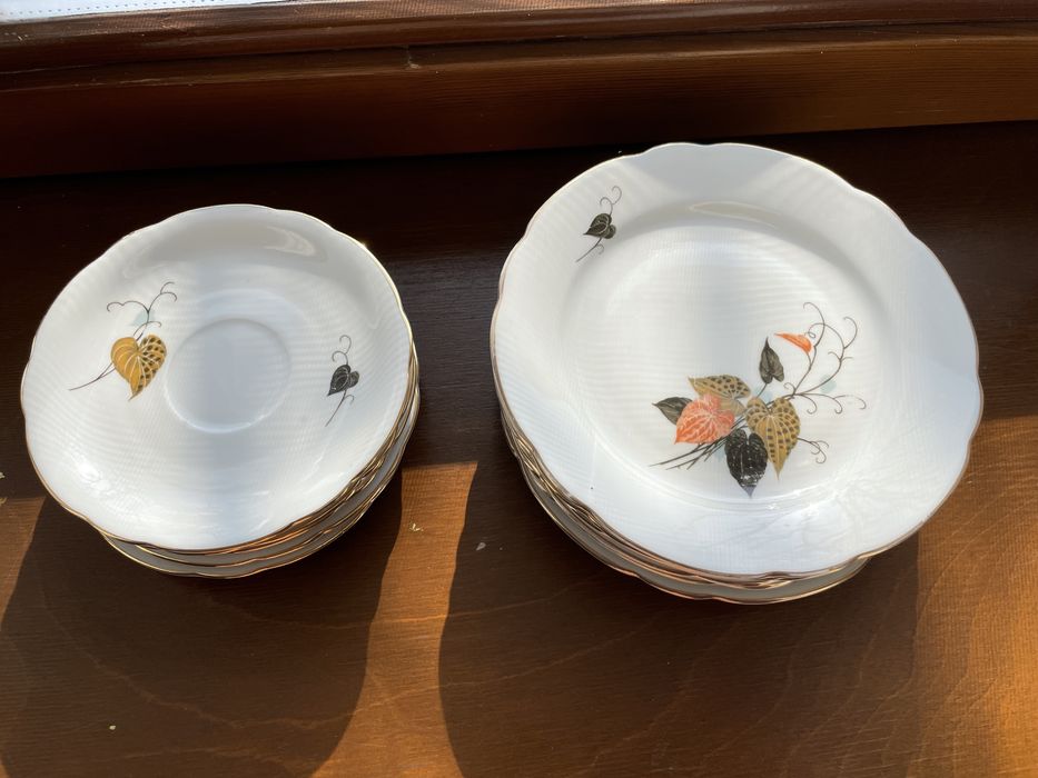 Фарфоровый чайный сервиз