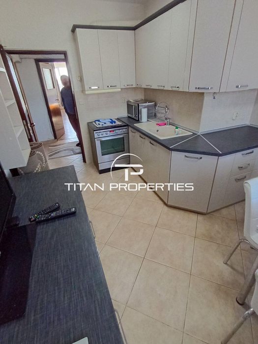 Тристаен панелен апартамент в ж.к Славейков