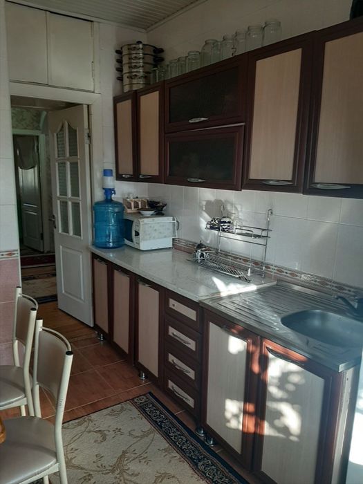 Yunusobod 4 kvartal uy sotiladi