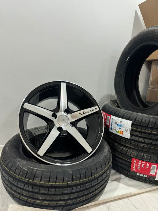 Продам летние шины с дисками Vossen