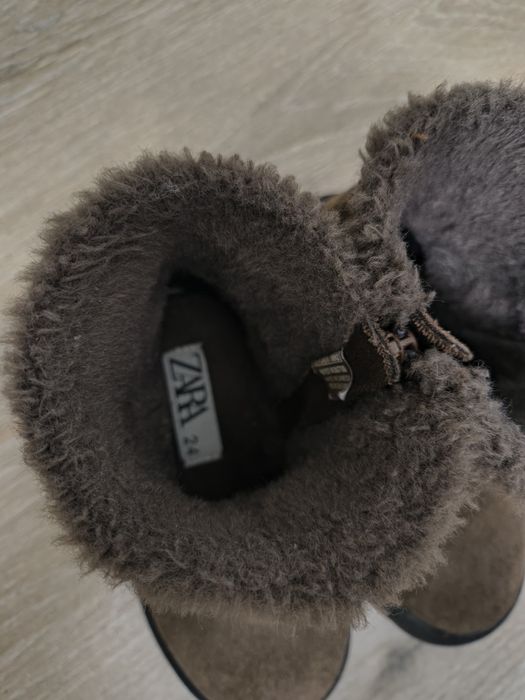 Ghete Zara  piele întoarsă mărimea 24