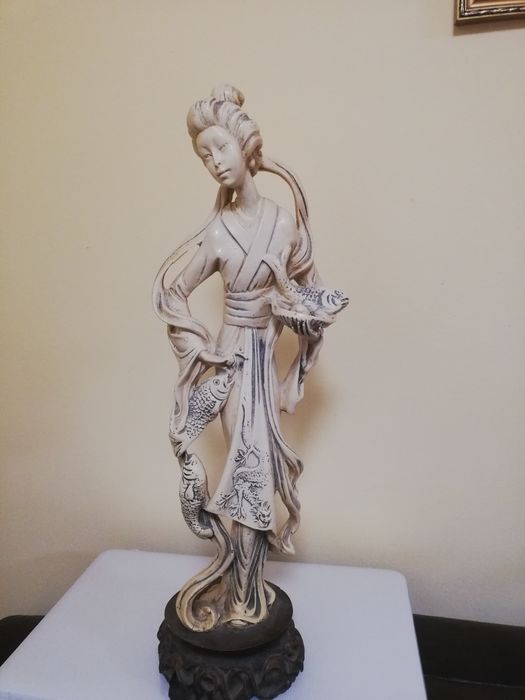 Vîn statuie pentru colecționari.