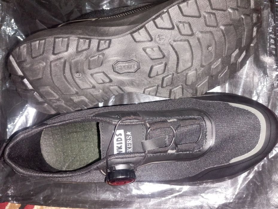 Летний кроссовка 8000