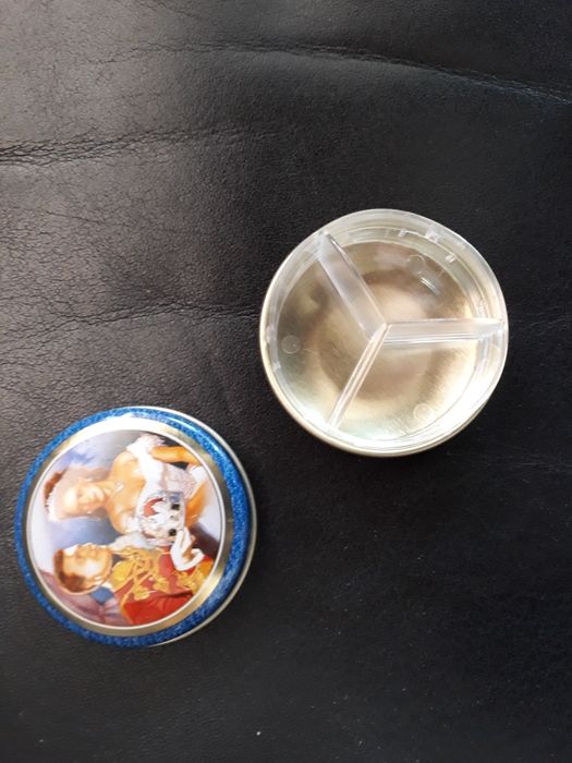 Cutiuță specială medicamente, Viena