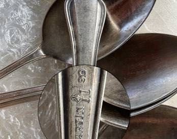 Старинни прибори посребрени