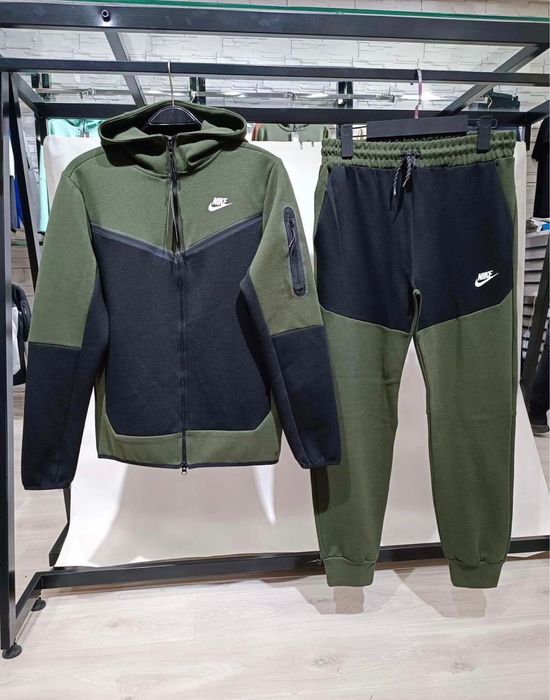 Trening nike tech
