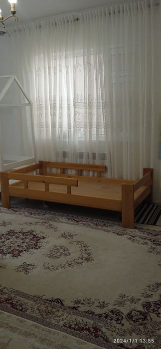 Кровать из дерево