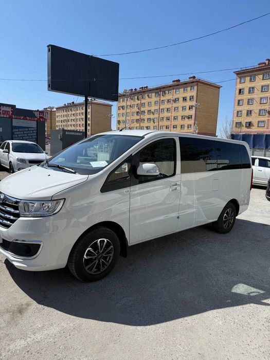 JAC M3 — вместительный и экономичный минивэн для бизнеса и семьи!