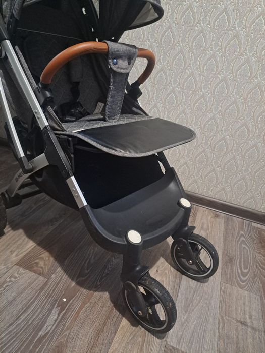 Продам коляску Dearest в идеальном состоянии