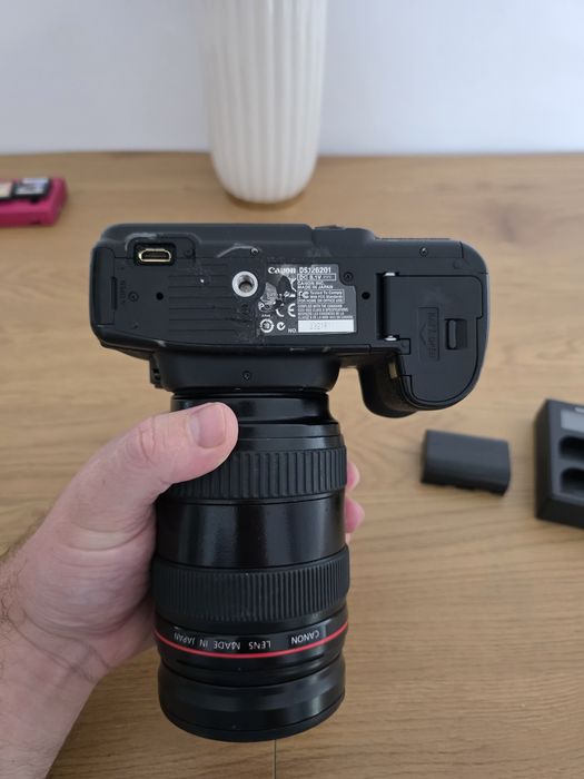 Canon EOS 5D Mark II DSLR profesional + accesorii