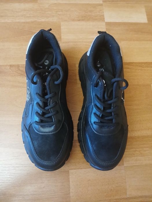 Adidași Hello Kitty