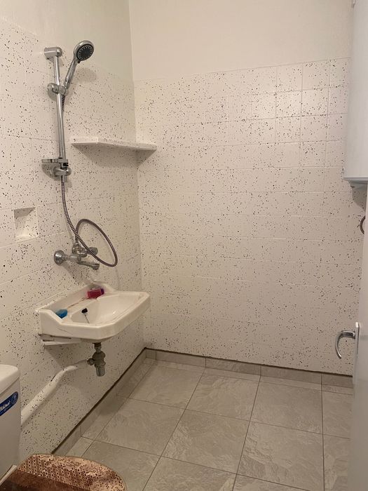 Дава се под наем Двустаен апартамент в Кърджали, Веселчане - 97 кв.м за 199.41 € - Снимка #4