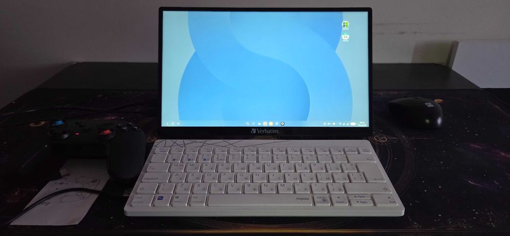 Преносим монитор с touchscreen