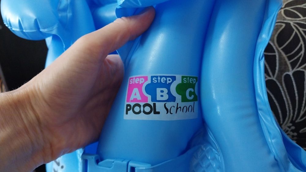 Детский плавательный жилет