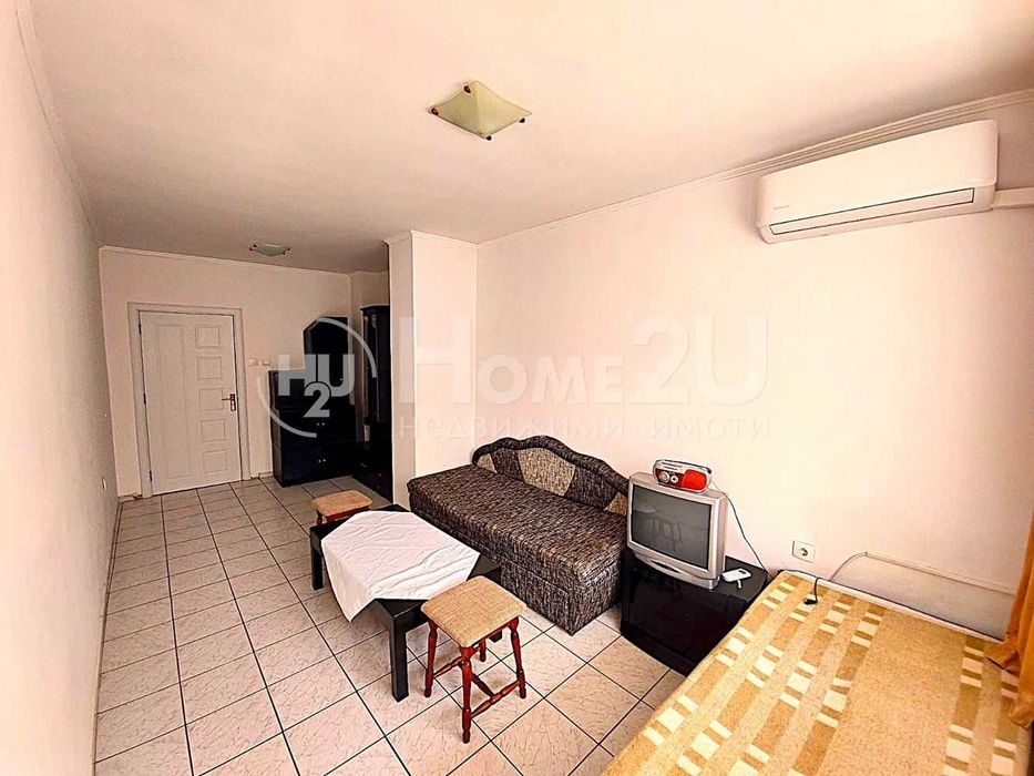 Продава се Двустаен апартамент в Варна, Лятно кино Тракия - 70 кв.м за 1715 €/кв.м - Снимка #1