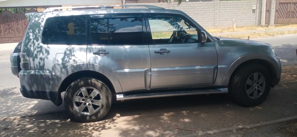Автомобиль Митсубици паджеро-4 2007 г.в. Объем 3.0 араб.
