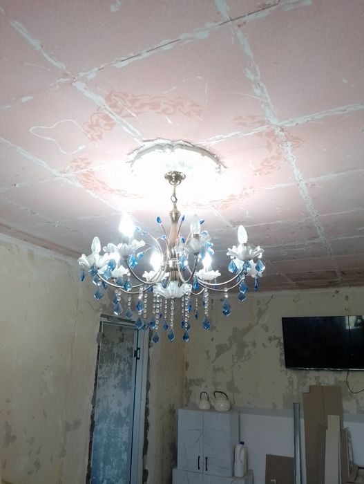 Срочно продам люстра